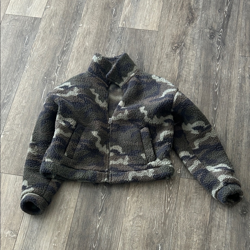 American Eagle Outfitters Fleece Jacket
